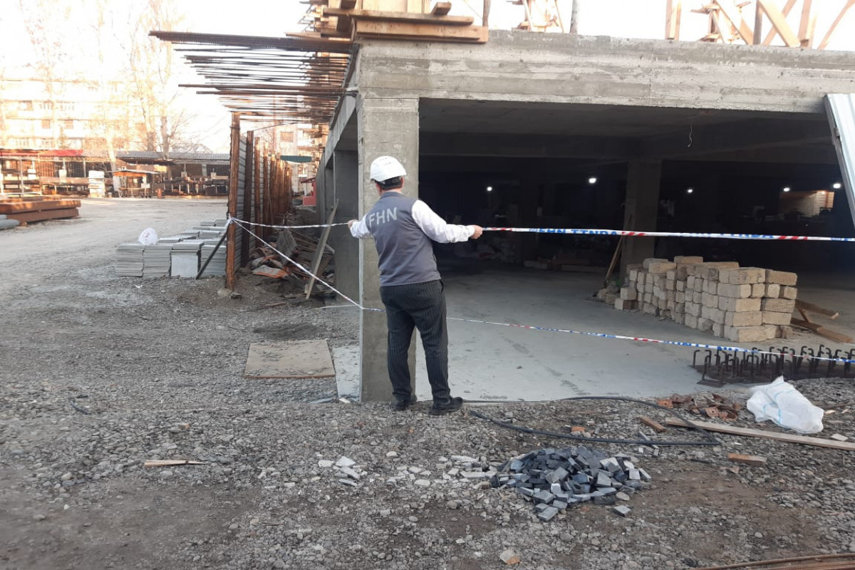 В Мингячевире предотвращено незаконное строительство объекта торговли