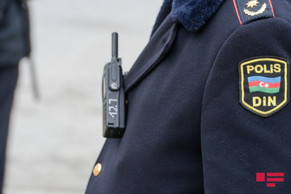 В Сумгайыте ранили ножом двух полицейских