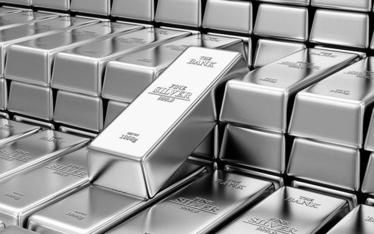 Цена серебра снизилась более чем на 10%