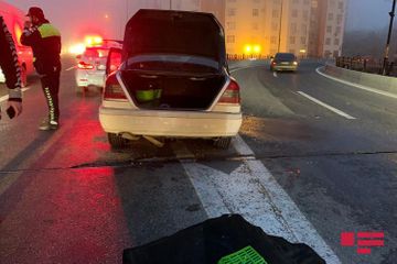 Сон за рулем водителя Mercedes привел к серьезному ДТП в Баку - ФОТО