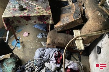 В Баку произошел пожар в жилом доме, погиб один человек - ОБНОВЛЕНО-2 - ФОТО