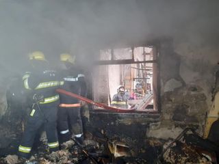 В Баку произошел пожар в жилом доме, погиб один человек - ОБНОВЛЕНО-2 - ФОТО