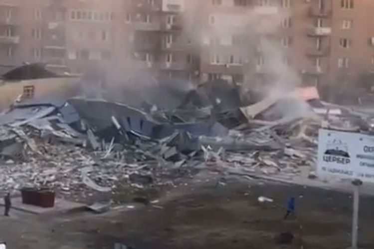 Во Владикавказе после взрыва обрушился торговый центр