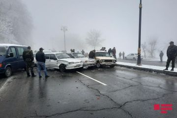В Габале столкнулись 8 автомобилей - ФОТО