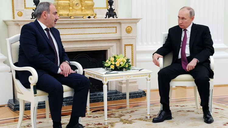 Путин и Пашинян обсудили ситуацию в Армении