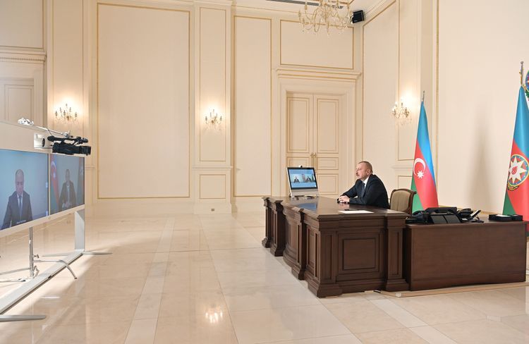Президент: Некоторые слова, которые были включены в последнее время в азербайджанский язык, портят его чистоту