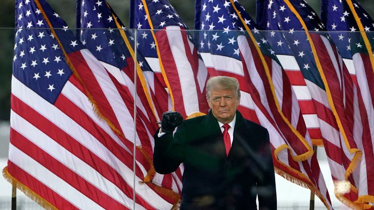 Instagram, Facebook и Twitter заморозили аккаунт Трампа