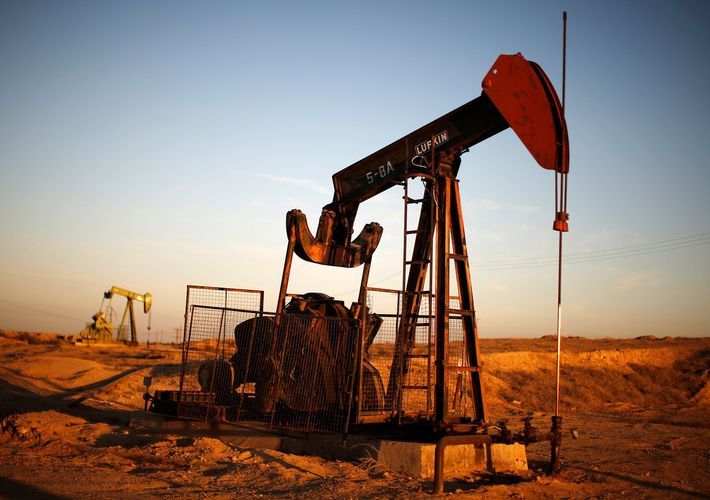 Цена азербайджанской нефти приближается к 55 долларам