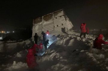 В результате схода лавины в России погибли три человека - ВИДЕО - ОБНОВЛЕНО-3
