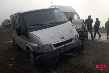 В результате обледенения дороги в Кюрдамире произошли цепные ДТП, пострадали сотрудники полиции - ФОТО