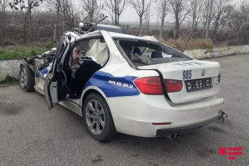 В результате обледенения дороги в Кюрдамире произошли цепные ДТП, пострадали сотрудники полиции - ФОТО