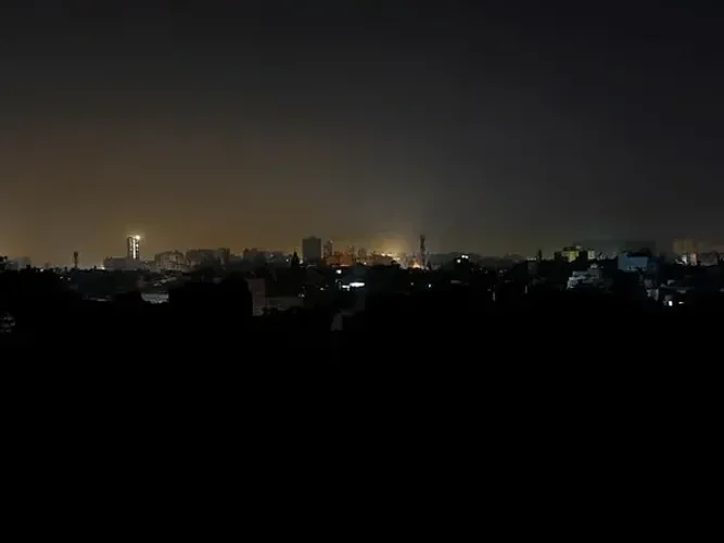 В Пакистане восстановили электроснабжение после масштабного отключения - ОБНОВЛЕНО
