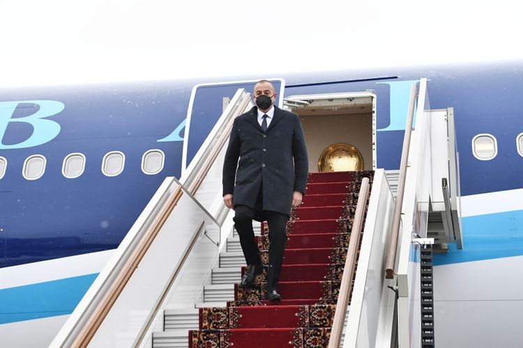 Президент Азербайджана отправился с рабочим визитом в Москву - ФОТО