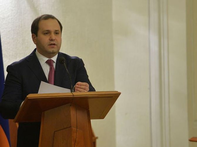 Уголовное дело о смерти экс-главы СНБ Армении приостановлено