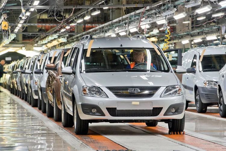«АвтоВАЗ» поднял цены на автомобили