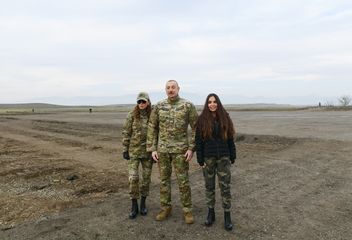 Президент Ильхам Алиев принял участие в закладке фундамента дороги Физули-Шуша и аэропорта, побывал в Шуше - ОБНОВЛЕНО-1