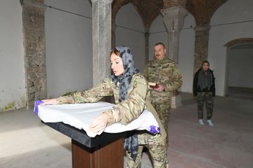 Президент Ильхам Алиев принял участие в закладке фундамента дороги Физули-Шуша и аэропорта, побывал в Шуше - ОБНОВЛЕНО-1