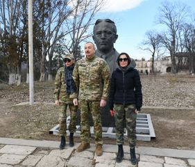 Президент Ильхам Алиев принял участие в закладке фундамента дороги Физули-Шуша и аэропорта, побывал в Шуше - ОБНОВЛЕНО-1