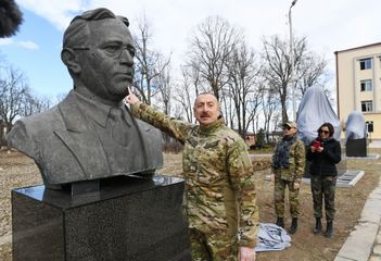 Президент Ильхам Алиев принял участие в закладке фундамента дороги Физули-Шуша и аэропорта, побывал в Шуше - ОБНОВЛЕНО-1