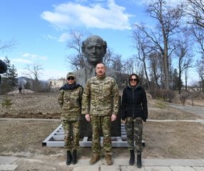 Президент Ильхам Алиев принял участие в закладке фундамента дороги Физули-Шуша и аэропорта, побывал в Шуше - ОБНОВЛЕНО-1