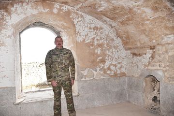 Президент Ильхам Алиев принял участие в закладке фундамента дороги Физули-Шуша и аэропорта, побывал в Шуше - ОБНОВЛЕНО-1