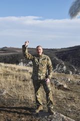 Президент Ильхам Алиев принял участие в закладке фундамента дороги Физули-Шуша и аэропорта, побывал в Шуше - ОБНОВЛЕНО-1