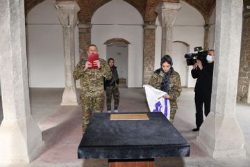 Президент Азербайджана подарил Коран мечети Саатлы в Шуше 