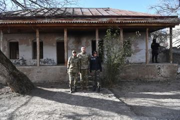 Президент Ильхам Алиев и члены его семьи посетили в Шуше здание ИВ, родник Натаван, дом-музей Бюльбюля