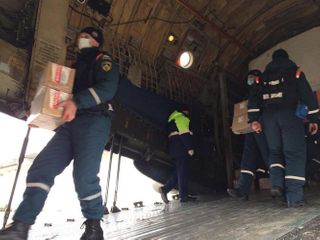 МЧС России направило в Азербайджан дополнительную группу пиротехников и технику - ВИДЕО