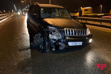 В Баку на мосту столкнулись 11 автомобилей, есть пострадавшие - ФОТО