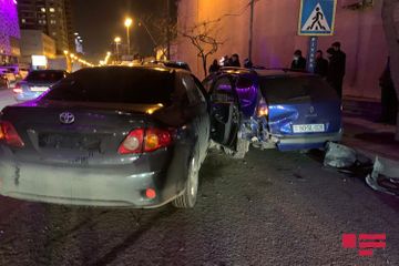 В Баку столкнулись пять автомобилей - ФОТО