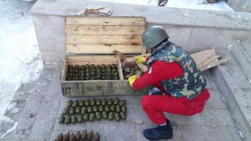 В прифронтовых районах обнаружены сотни неразорвавшихся боеприпасов - ФОТО
