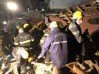 Из-под завалов разрушенного дома в Хырдалане извлечено тело погибшей женщины - ФОТО - ВИДЕО - ОБНОВЛЕНО-2