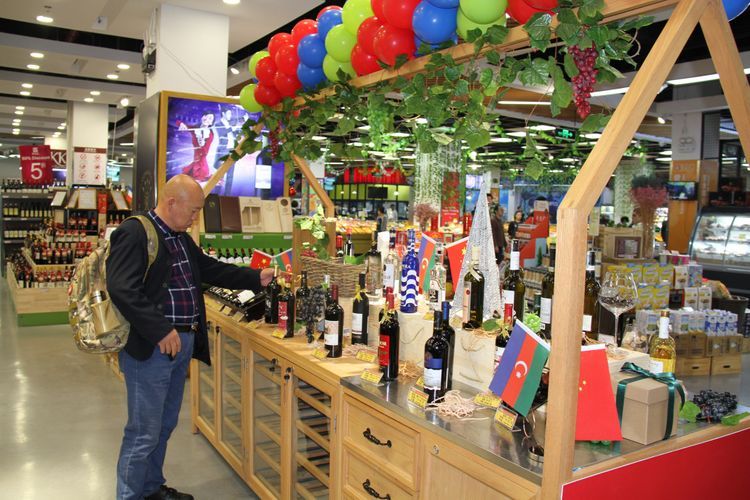 Возможно открытие торговых домов Азербайджана в Пакистане и Японии