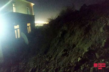В бакинском поселке Баилово сошел оползень  - ФОТО - ОБНОВЛЕНО-1