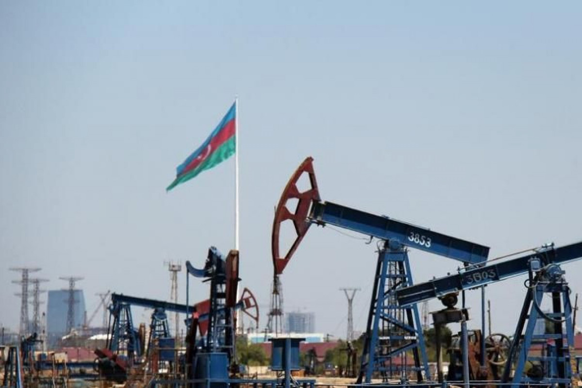 Стоимость азербайджанской нефти превысила 77 долларов
