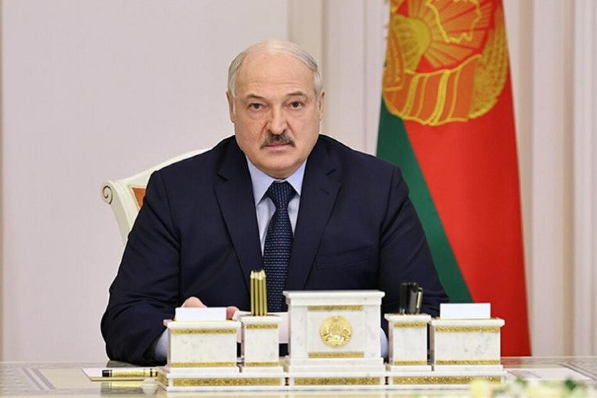 Лукашенко поручил перекрыть границу с Украиной