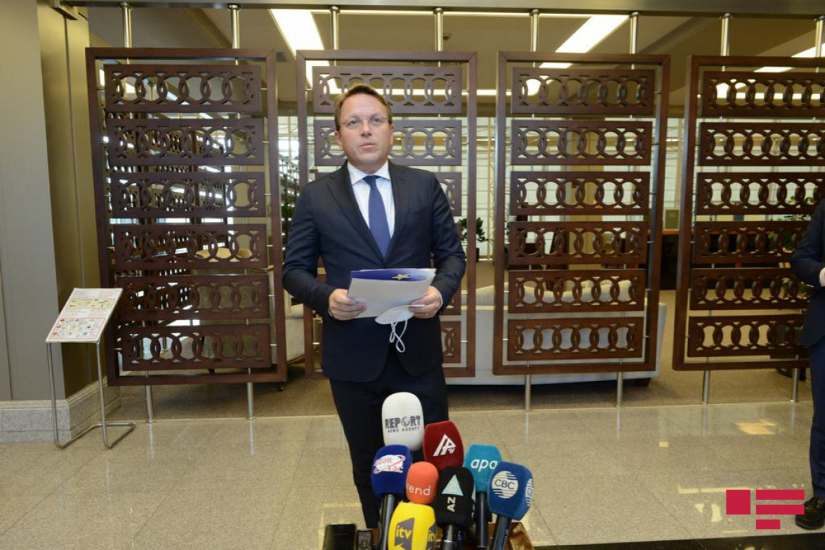 Оливер Вархели