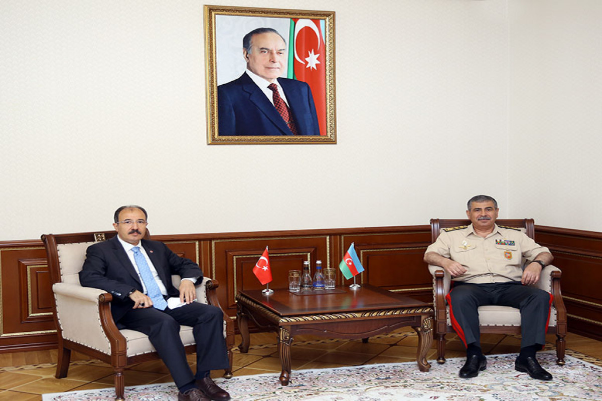 Закир Гасанов встретился с послом Турции