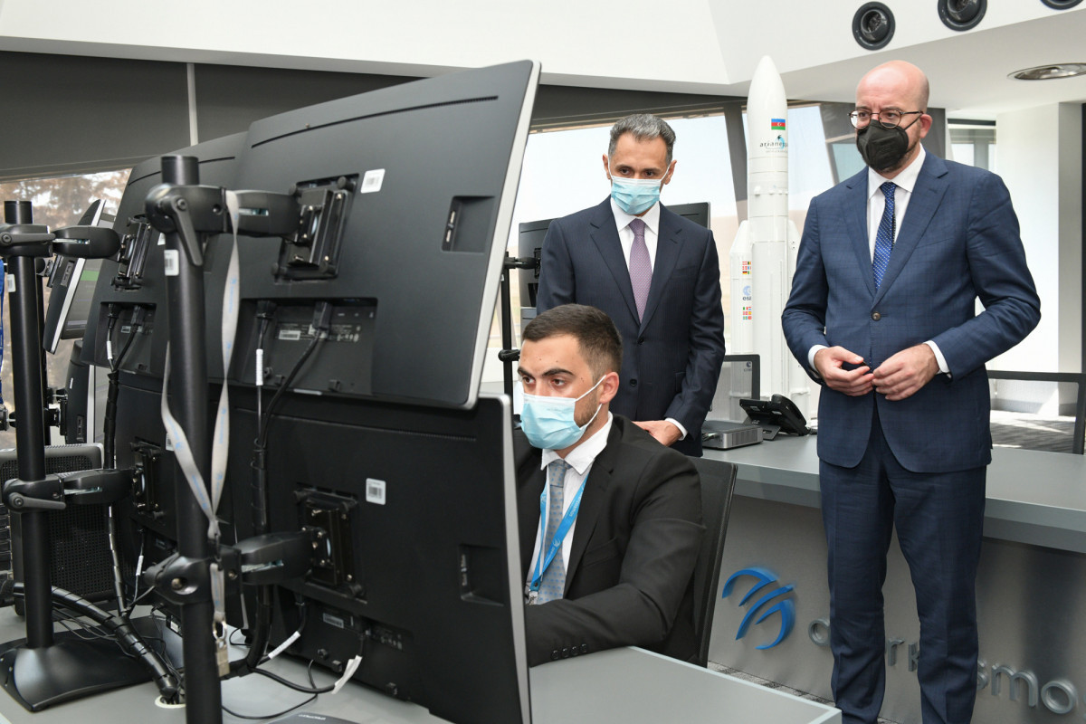 Шарль Мишель в Главном наземном центре управления спутниками «Азеркосмос»