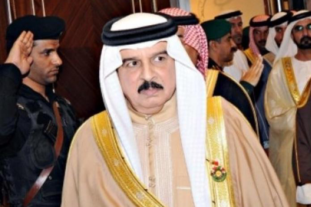 Король Бахрейна поздравил президента Ильхама Алиева