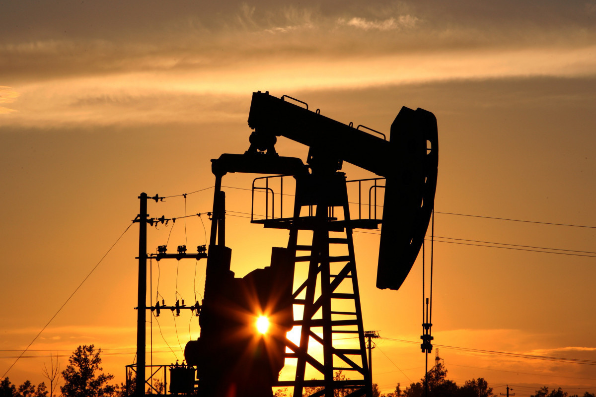 Азербайджанская нефть незначительно подешевела