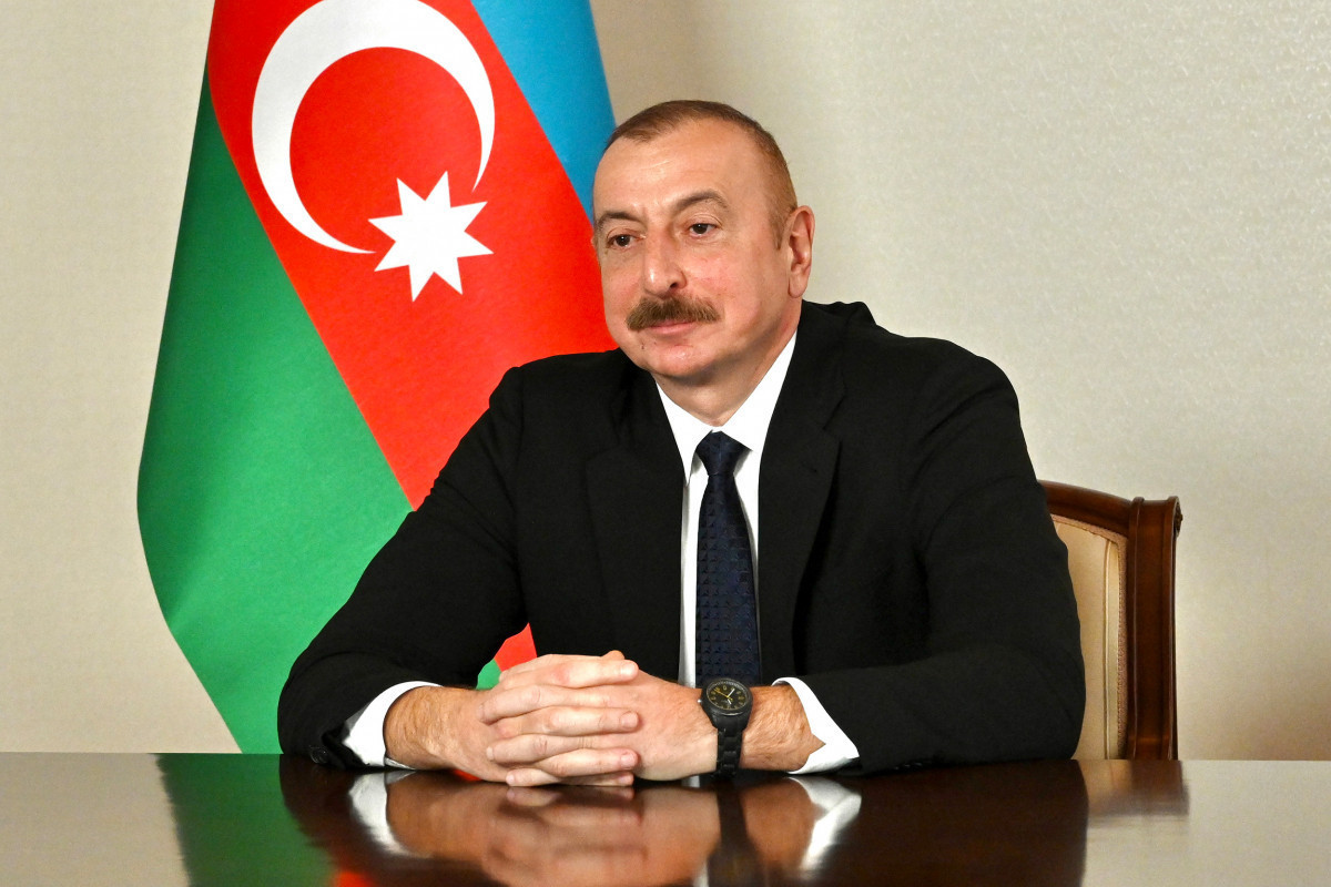 Президент Ильхам Алиев утвердил контракт на строительство солнечной электростанции
