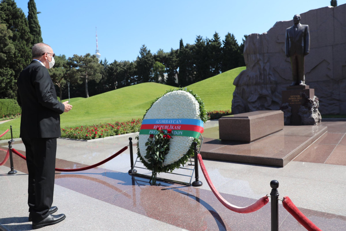 Эрдоган посетил могилу Гейдара Алиева-ОБНОВЛЕНО -ВИДЕО 