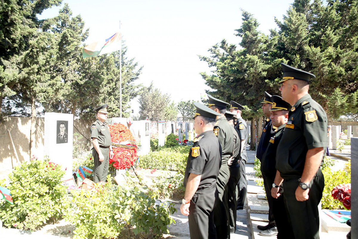 Делегация Министерства обороны посетила могилу Национального героя Мубариза Ибрагимова