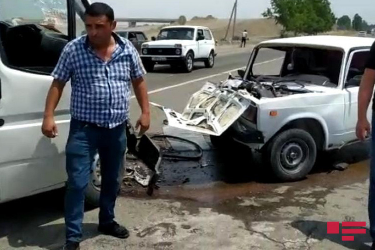 В Товузе пассажирский автобус столкнулся с легковым автомобилем, есть погибший -ФОТО -ВИДЕО 