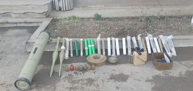 В Ходжавенде обнаружены оставленные армянами при бегстве боеприпасы