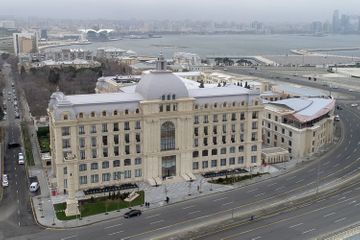 Президент Ильхам Алиев принял участие в церемонии открытия нового здания Азербайджанского Каспийского морского пароходства