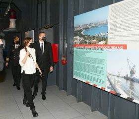 Состоялось открытие созданного впервые в мире в Баку корабля-музея «Сураханы»