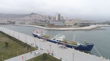 Состоялось открытие созданного впервые в мире в Баку корабля-музея «Сураханы»